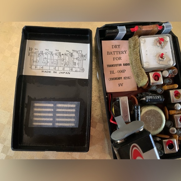 Vintage tarleton portable transistor radio - Picture 7 of 13